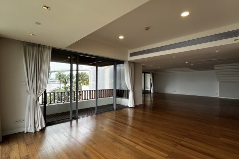 Condo in Sathon, Bangkok, Thailand, 3 bedrooms  № 201280 - photo 9