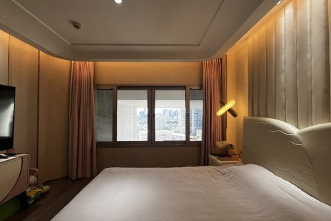 Condo in Watthana, Bangkok, Thailand, 4 bedrooms  № 201274 - photo 12