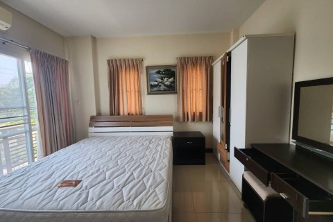 Casa de 3 dormitorios en Pattaya, Tailandia № 54431 - foto 21