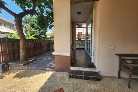 Casa de 3 dormitorios en Pattaya, Tailandia № 54431 - foto 3