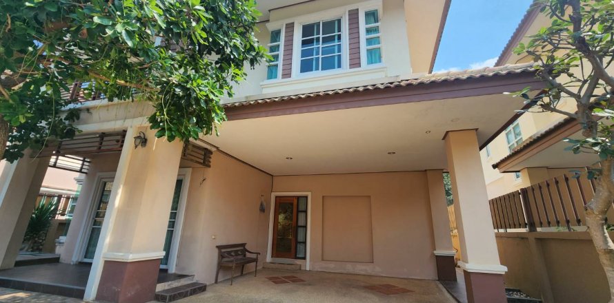 Casa de 3 dormitorios en Pattaya, Tailandia № 54431