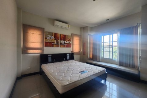 Casa de 3 dormitorios en Pattaya, Tailandia № 54431 - foto 18