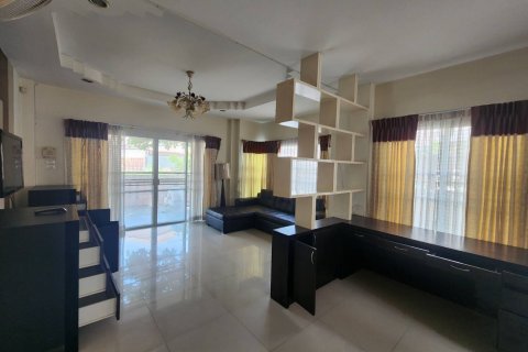 Casa de 3 dormitorios en Pattaya, Tailandia № 54431 - foto 8