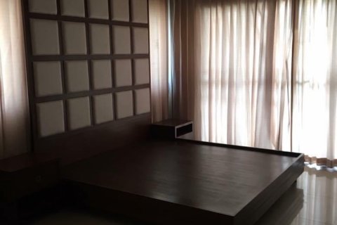 Casa de 3 dormitorios en Pattaya, Tailandia № 54432 - foto 4