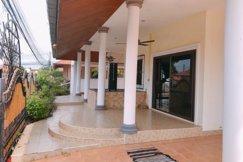 Casa de 2 dormitorios en Pattaya, Tailandia № 54430 - foto 8