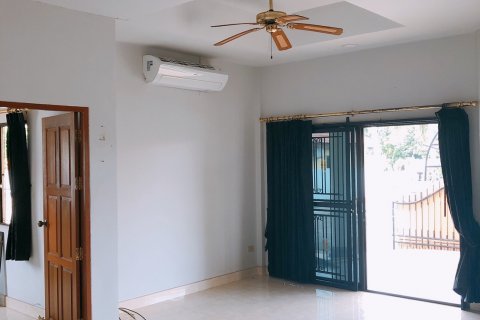 Casa de 2 dormitorios en Pattaya, Tailandia № 54430 - foto 16