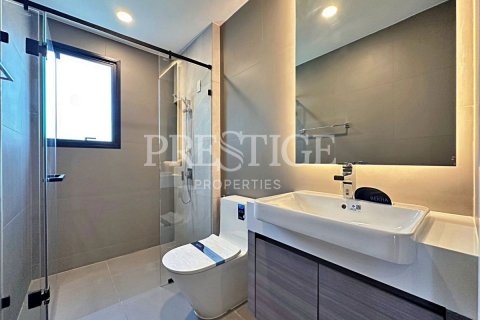 Casa de 5 dormitorios en Pattaya, Tailandia № 209297 - foto 30