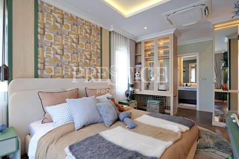 Casa de 5 dormitorios en Pattaya, Tailandia № 209297 - foto 18