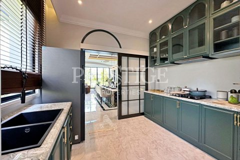 Casa de 5 dormitorios en Pattaya, Tailandia № 209297 - foto 10