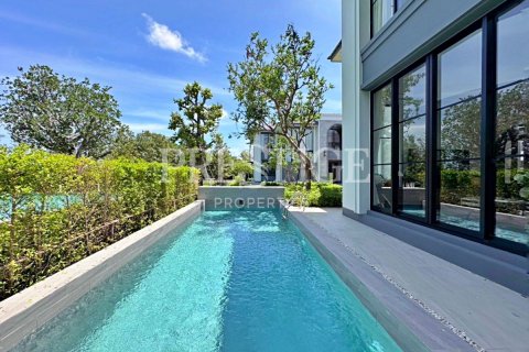 Casa de 5 dormitorios en Pattaya, Tailandia № 209297 - foto 2