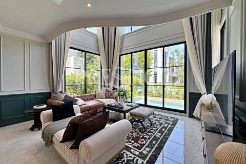 Casa de 5 dormitorios en Pattaya, Tailandia № 209297 - foto 4