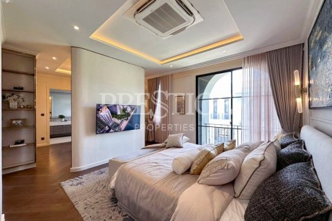 Casa de 4 dormitorios en Pattaya, Tailandia № 209300 - foto 12