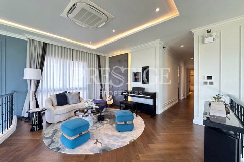 Casa de 4 dormitorios en Pattaya, Tailandia № 209300 - foto 10