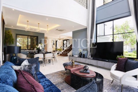 Casa de 4 dormitorios en Pattaya, Tailandia № 209300 - foto 3