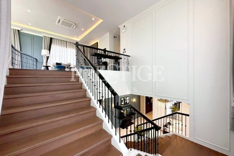 Casa de 4 dormitorios en Pattaya, Tailandia № 209300 - foto 9