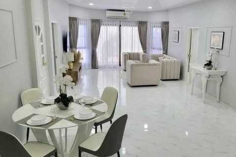 Casa de 3 dormitorios en Pattaya, Tailandia № 70359 - foto 9