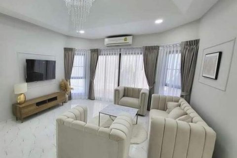 Casa de 3 dormitorios en Pattaya, Tailandia № 70359 - foto 7