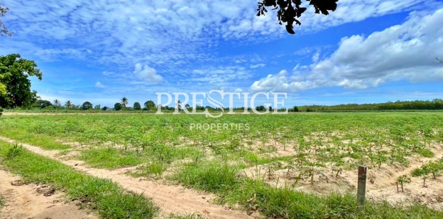 Land in Pattaya, Thailand 17896 sq.m. № 198369