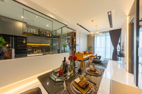 Condo in Bangkok, Thailand, 2 bedrooms  № 180456