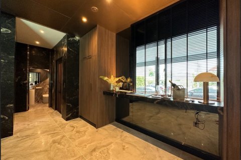 Casa de 4 dormitorios en Bangkok, Tailandia № 180454 - foto 14