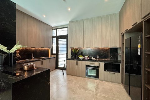 Casa de 4 dormitorios en Bangkok, Tailandia № 180454 - foto 22
