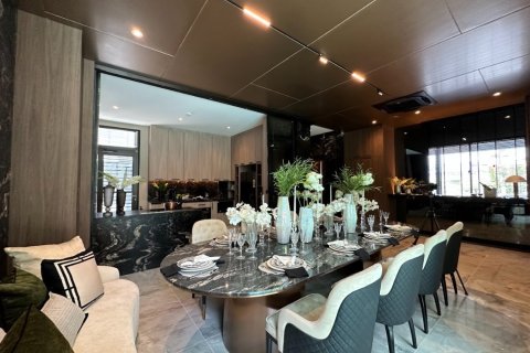 Casa de 4 dormitorios en Bangkok, Tailandia № 180454 - foto 21