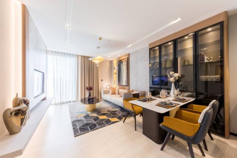 Condo in Bangkok, Thailand, 2 bedrooms  № 180455