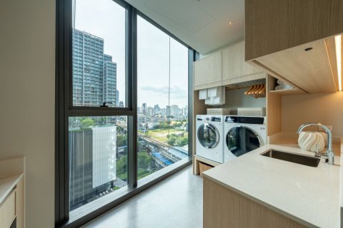 Ático de 4 dormitorios en Bangkok, Tailandia № 180453 - foto 19