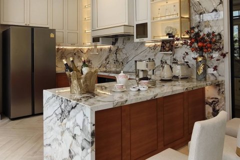 Casa de 5 dormitorios en Bangkok, Tailandia № 180451 - foto 9