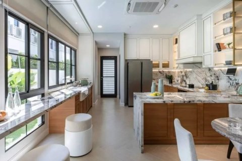 Casa de 5 dormitorios en Bangkok, Tailandia № 180451 - foto 8
