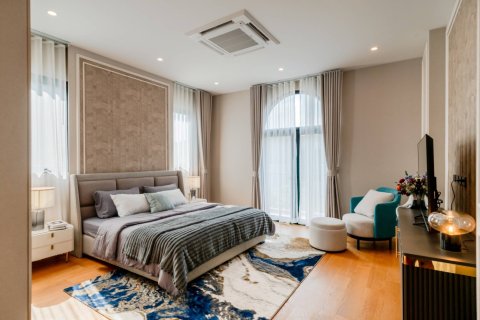 Casa de 5 dormitorios en Bangkok, Tailandia № 180452 - foto 17