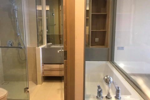 Condominio de 1 dormitorio en Watthana, Bangkok, Tailandia № 200542 - foto 3