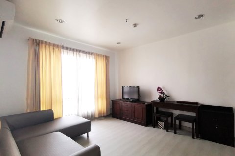Condo in Watthana, Bangkok, Thailand, 2 bedrooms  № 200544 - photo 10