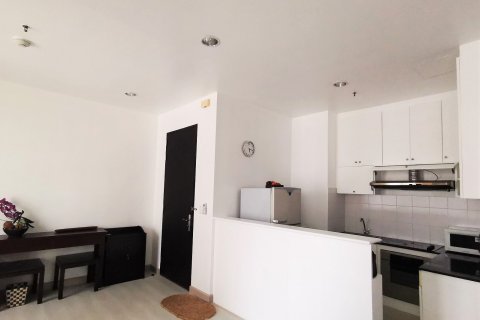 Condo in Watthana, Bangkok, Thailand, 2 bedrooms  № 200544 - photo 8