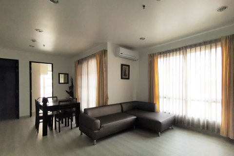 Condo in Watthana, Bangkok, Thailand, 2 bedrooms  № 200544 - photo 9