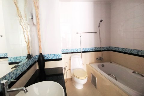 Condo in Watthana, Bangkok, Thailand, 2 bedrooms  № 200544 - photo 2