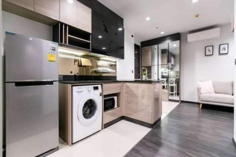 Condo in Watthana, Bangkok, Thailand, 2 bedrooms  № 200540