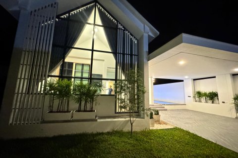 Chalet de 3 dormitorios en Ao Nang, Tailandia № 165332 - foto 13