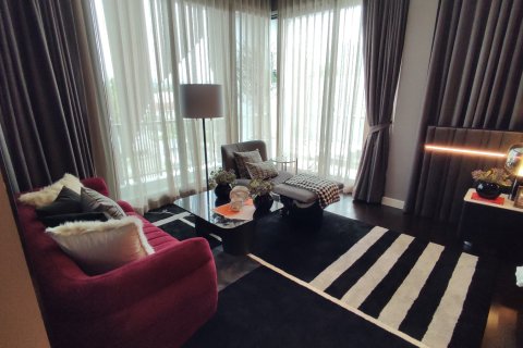 Chalet de 5 dormitorios en Bangkok, Tailandia № 165333 - foto 2