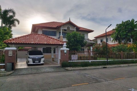 Casa de 3 dormitorios en Lat Krabang, Bangkok, Tailandia № 48151