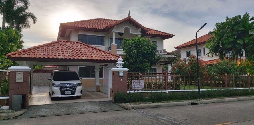 Casa de 3 dormitorios en Lat Krabang, Bangkok, Tailandia № 48151
