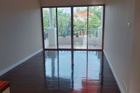 Casa de 3 dormitorios en Lat Krabang, Bangkok, Tailandia № 48151 - foto 11