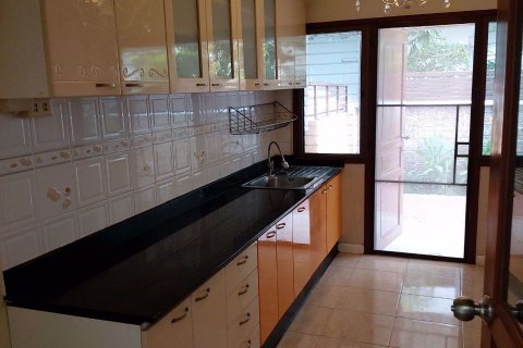 Casa de 3 dormitorios en Lat Krabang, Bangkok, Tailandia № 48151 - foto 9