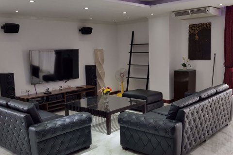Dúplex de 2 dormitorios en Khlong Toei, Bangkok, Tailandia № 48147