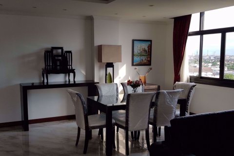 Duplex in Khlong Toei, Bangkok, Thailand 2 bedrooms № 48147 - photo 2