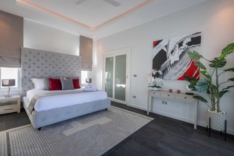 Chalet de 3 dormitorios en Hua Hin, Tailandia № 165853 - foto 16