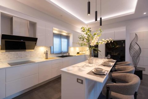 Chalet de 3 dormitorios en Hua Hin, Tailandia № 165853 - foto 11