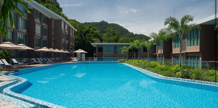 Studio in the Condo in Kathu, Thailand  № 162934