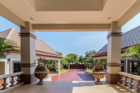 Chalet de 6 dormitorios en Hua Hin, Tailandia № 202782 - foto 4