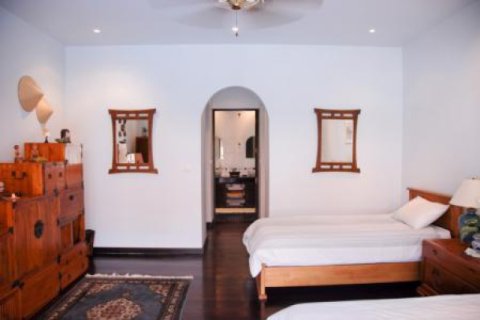 Chalet de 5 dormitorios en Hua Hin, Tailandia № 202784 - foto 3
